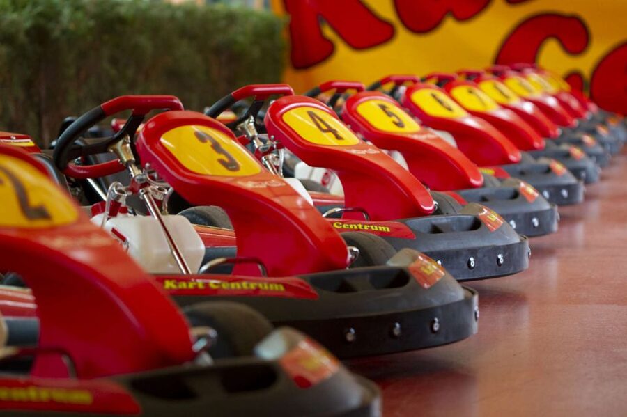 Prague: Go-Kart Racing Experience - Choosing Your Race Format: 1 Hour Rental vs Two 10-Minute Rides