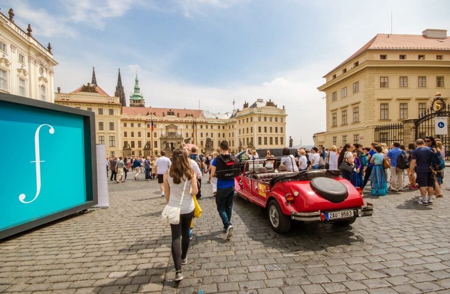Prague: Guided Bus & Walking Tour with River Cruise & Lunch - Guides, group size, and the pacing you should expect