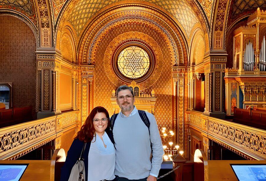 Prague: Guided Tour inside the Jewish Cemetery & Synagogues - Maisel Synagogue: a guided interior where the guide gives you the why