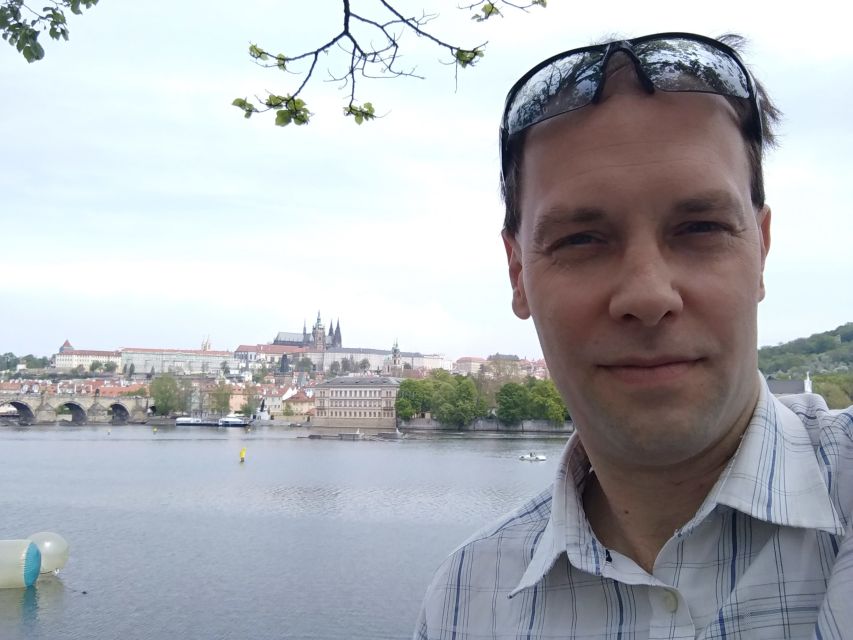 Prague Half-Day Private Walking Tour - Jewish Quarter atmosphere, cemetery paths, and the oldest active synagogue