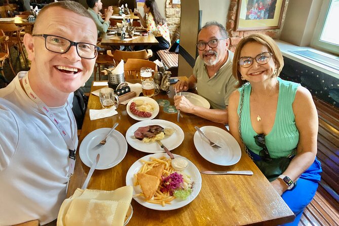 Prague Highlights 4 Hour Private Walking Tour - Lennonova zeď and the Infant Jesus Church: Freedom of Speech and Pilgrimage