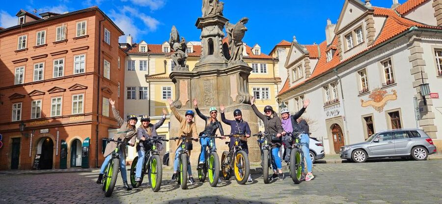 Prague: Highlights Tour on e-Scooter or eBike - Vltava river ride to Letna Hill metronome views