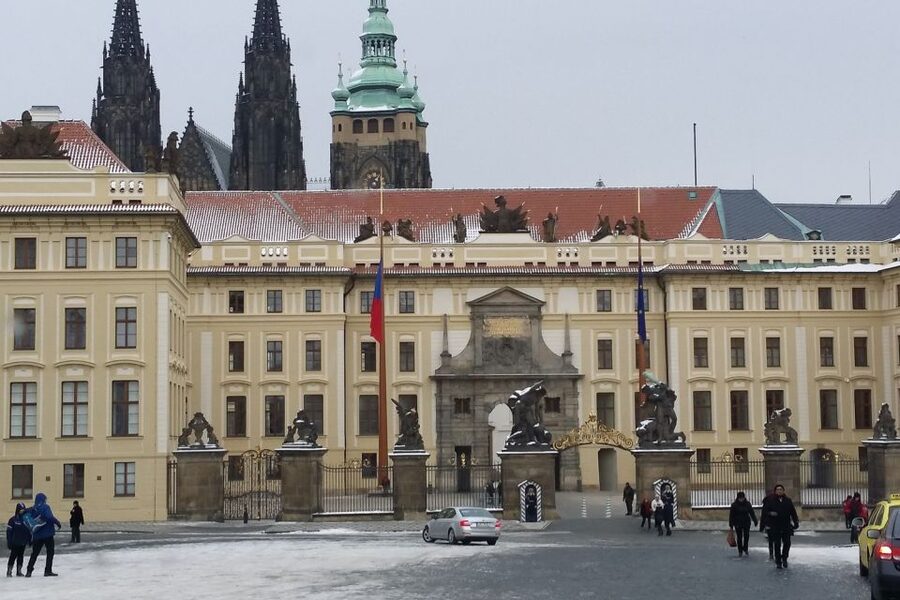 Prague: Historic City Center Bus Tour with Top Sights - From Gothic to opera: St. Agnes Monastery and the civic highlights