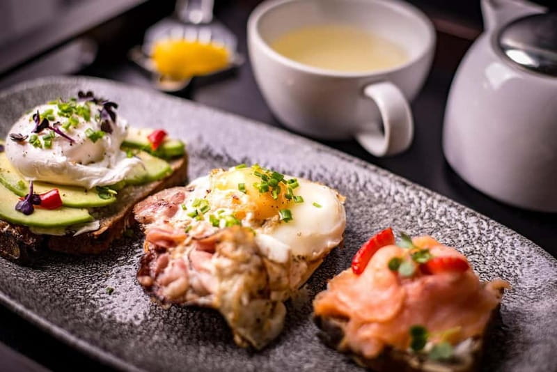 Prague: Iconic cafés early bird morning food tour. - Old Town Square guided walk: landmarks, context, and breathing room