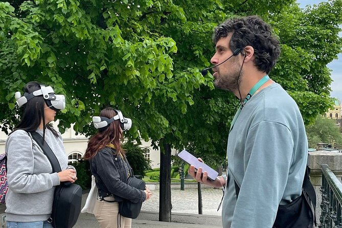 Prague Immersive Tour: Travel back in time with virtual reality - Meeting at Numinos and how the 1 hour 45 minutes works