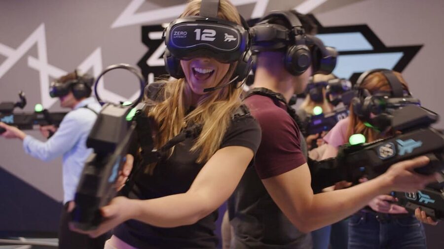 Prague: Immersive VR multiplayer experience - Picking from seven scenarios, on the spot