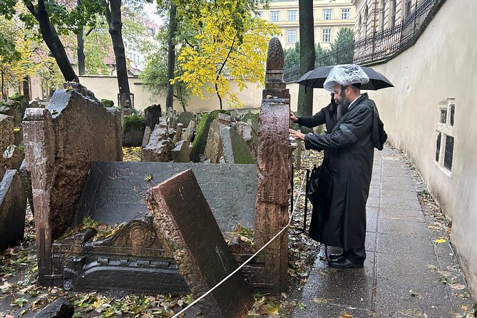 Prague Jewish Quarter & All Synagogues Indepth Semi-Private Tour - Stop 3, Old Jewish Cemetery: medieval memory you can walk through
