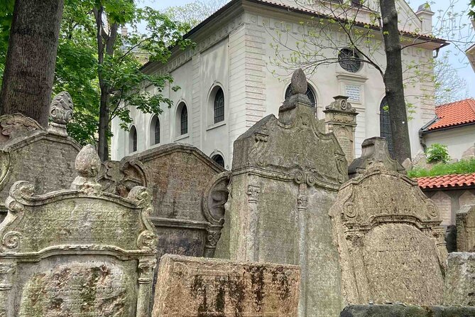Prague Jewish Quarter & All Synagogues Indepth Semi-Private Tour - Stop 5, Spanish Synagogue and the Jewish Museum: Moorish revival meets archives