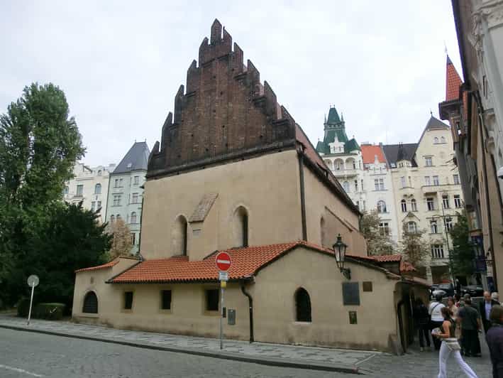 Prague: Jewish Quarter and Museum Guided Tour - Spanish Synagogue: The Moorish Interior and a Strong Ending