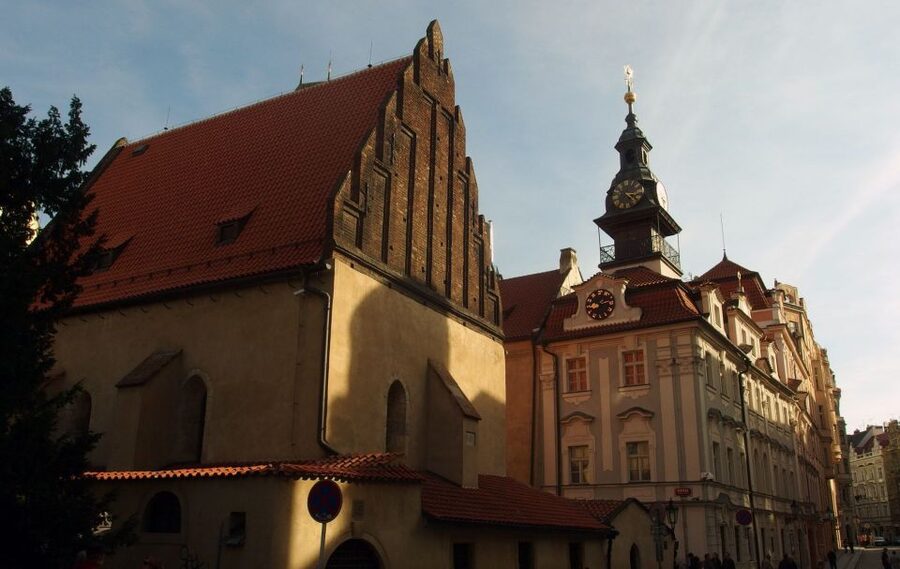 Prague: Jewish Quarter Premium Tour - Pinkas Synagogue, where Holocaust remembrance takes physical form