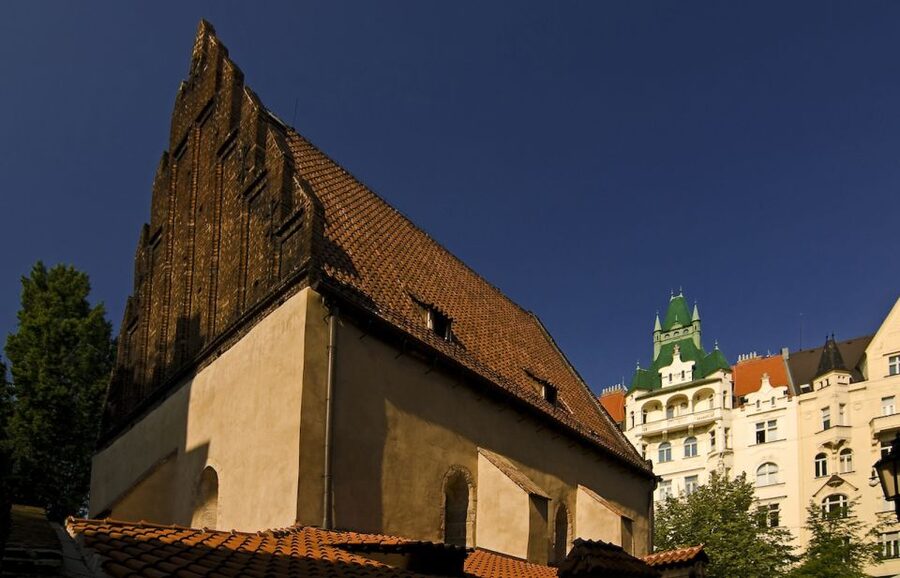 Prague Jewish Quarter Tour in French with Monuments Entrance - Meeting at Powder Tower, Then Head First Toward Josefov