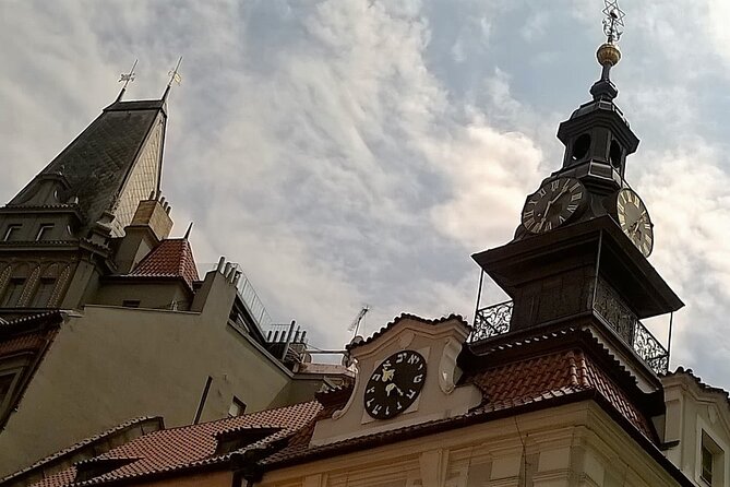 Prague Jewish Quarter Walking Tour with Admission Tickets - Stop 6: Old New Synagogue, still used for ceremonies