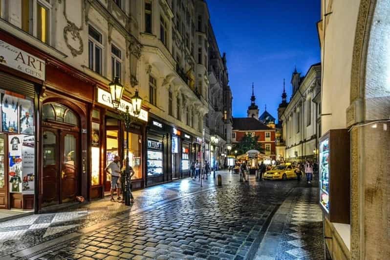 Prague : Jewish Quartier Walking Tour - Klausen Synagogue: your first stop for customs and festivals