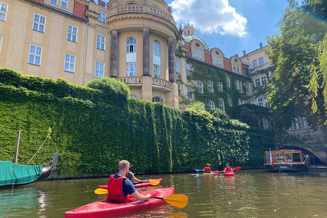 Prague Kayak Tour in City Center - 2 hours - The Effort Level: 2 Hours, 4-5 km, and What That Means