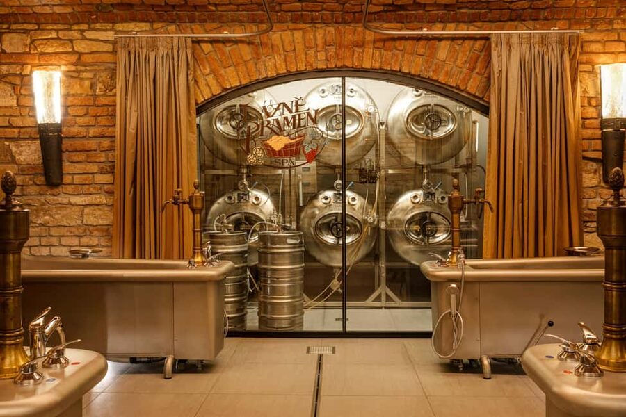 Prague: Lázně Pramen. Wine, Beer bath and Wellness SPA - Getting there fast, without turning it into an all-day mission