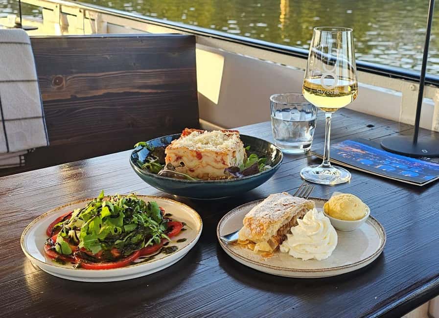 Prague: Lunch Cruise on the Vltava with 3-Course Menu - Meeting At Nástupiště 18, Then Settling In On Terminál 18 Albatros