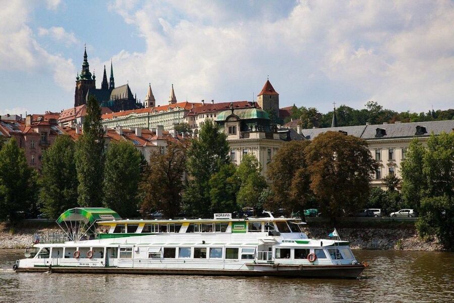 Prague: Lunch Cruise on Vltava River with open Buffet - Charles Bridge: The Iconic First Sighting From the Water