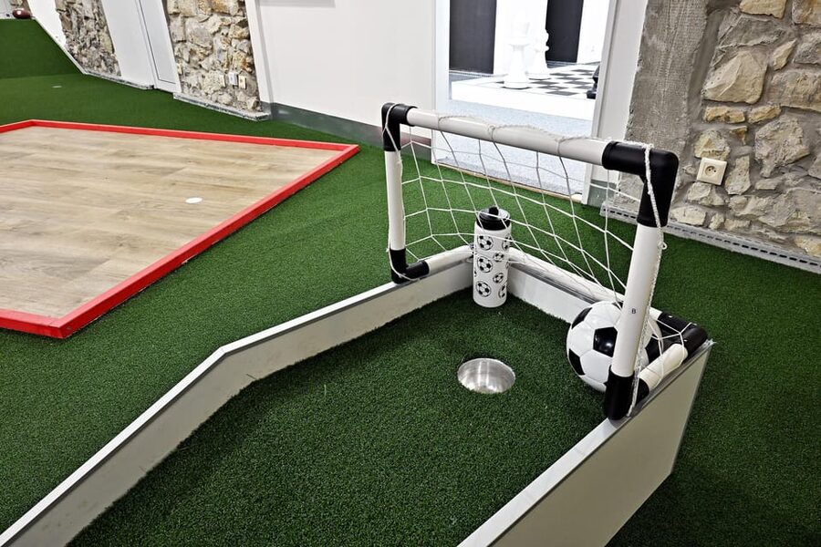 Prague: Mazemania Miniature Golf Experience - Price and value: why $12 feels like a lot in the best way