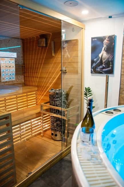 Prague: Modern Private Spa with Jacuzzi and/or Sauna - Rules that matter in the real world