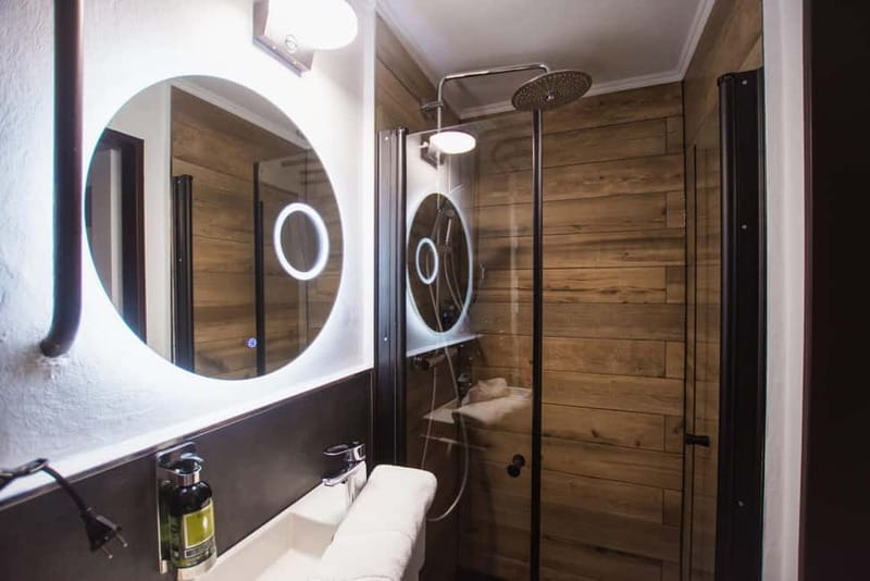 Prague: Modern Private Spa with Jacuzzi and/or Sauna - Where to meet Lazne TOM, and how check-in works in practice