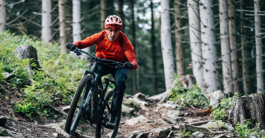 Prague Mountain Biking: Blast Through The Best Singletracks - Getting out of Prague fast, then back again