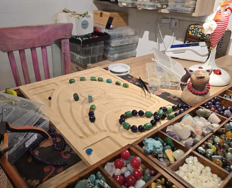 Prague: Necklace-Making Workshop with a Jeweler - Your materials, your look: crystals, pearls, and gemstones