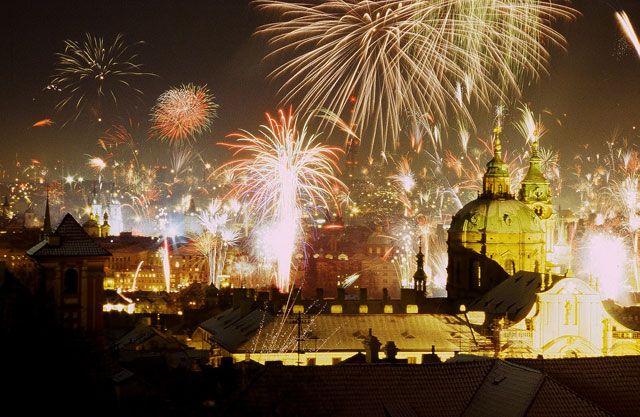 Prague: New Year's Eve Pub Crawl & Karlovy Lazne Club Entry - Timing, Start Times, and Where You Actually Begin