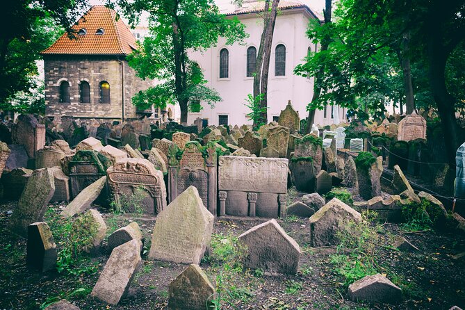 Prague Old Jewish Quarter and Spanish Synagogue Private Tour - The 2-hour route: Kafka links, synagogues exteriors, and WWII-era clues