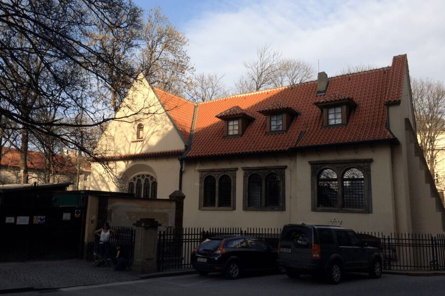 Prague: Old Town and Jewish Quarter Guided Tour in German - Charles University Area and Key Street Pass-By Moments