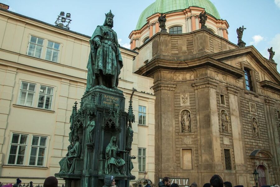 Prague: Old Town and Jewish Quarter Guided Tour in German - Price and Value: Is $29 Worth 135 Minutes?