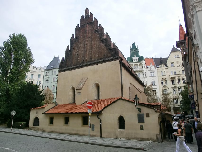 Prague: Old Town and Jewish Quarter Guided Walking Tour - Should you book this Prague Old Town and Jewish Quarter walk?
