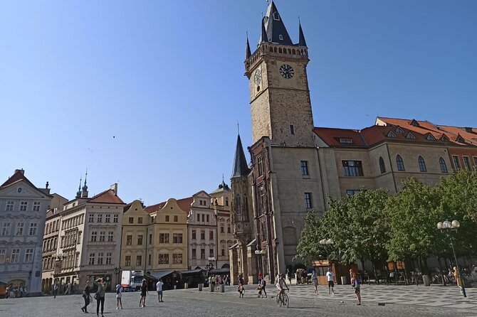 Prague: Old Town and Jewish Quarter Small-Group Tour - What your guide does, and why Ian keeps getting named