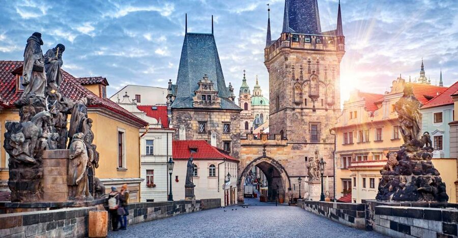Prague Old Town and Top Attractions Private Tour by Car - Why a private car makes Prague feel manageable