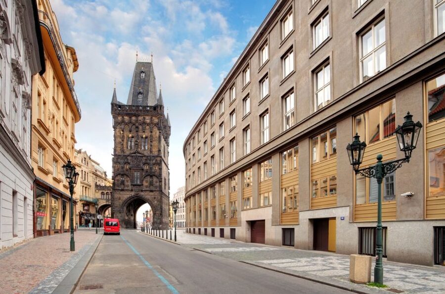 Prague Old Town and Top Attractions Private Tour by Car - How the 3-hour option flows through Old Town and Lesser Town