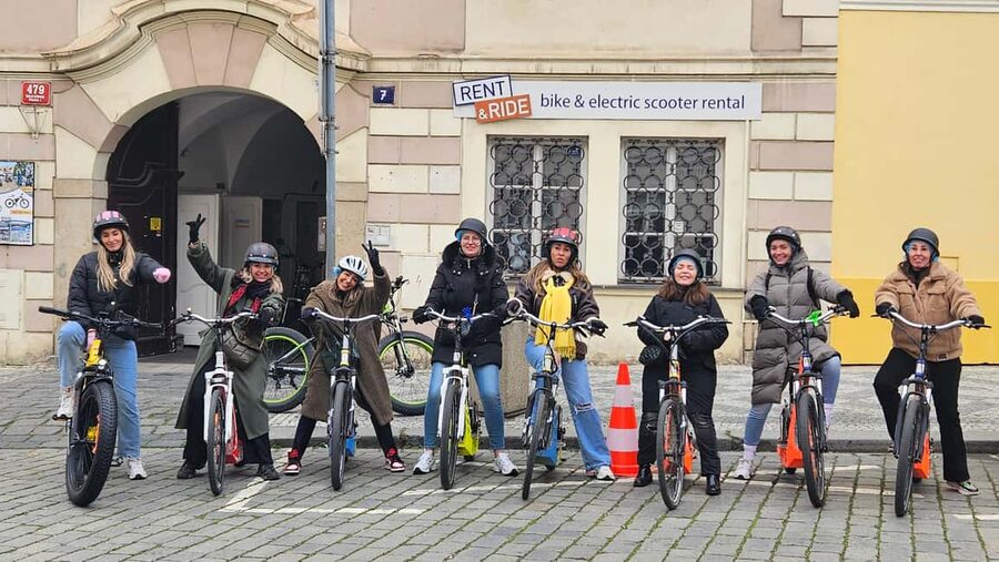 Prague Old Town: Guided Tour on eScooters - Key things I’d plan around