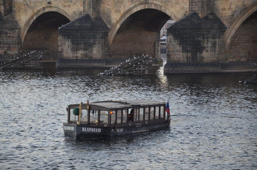 Prague: Old Town Guided Walking Tour and City Boat Ride - Astronomical clock, Týn church, and Jan Hus memorial in one route