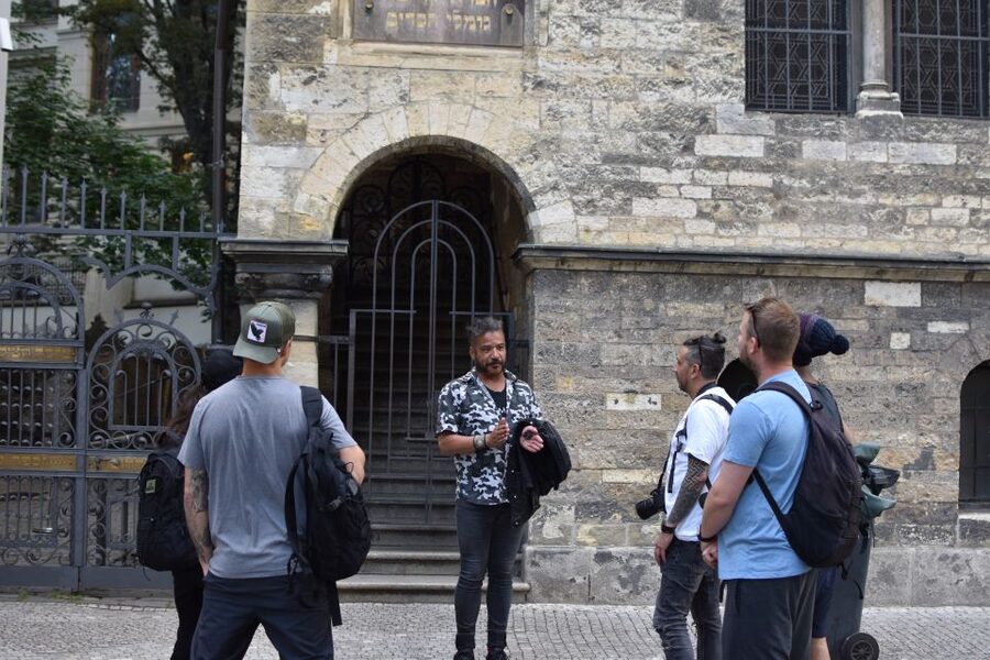 Prague: Old Town Highlights & Hidden Gems Guided Tour - Josefov in 20 minutes: understanding the Jewish Quarter without rushing