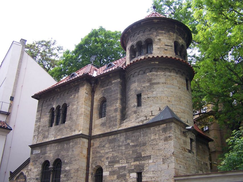 Prague: Old Town, Jewish Quarter & Astro Clock Walking Tour - Old Town Prague: A Guided Route Through UNESCO Territory