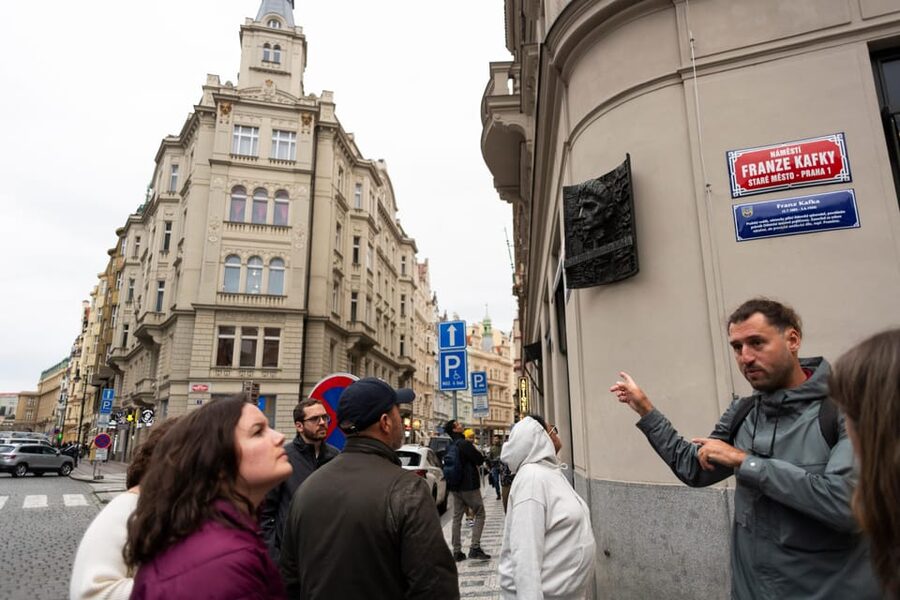 Prague: Old Town, Jewish Quarter & Astro Clock Walking Tour - Old Town Square and the Astronomical Clock Moment