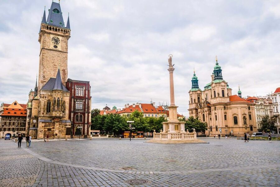 Prague: Old Town Square and Astronomical Clock Audio Guide - Key things I’d pay attention to