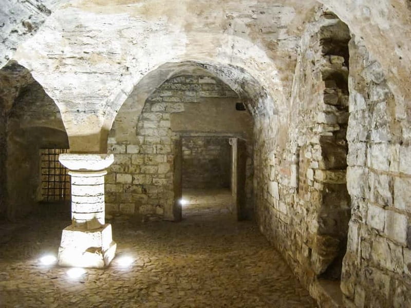 Prague: Oldtown, Medieval Underground & Dungeon History Tour - The medieval underground walk, up to two floors below the street