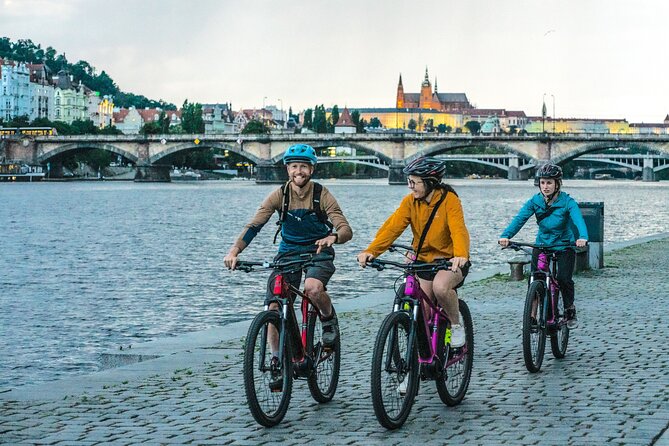 Prague on E-Bike:Explore Greater Downtown Parks & Epic Views - Malvazinky and Smichov: seeing where people actually live