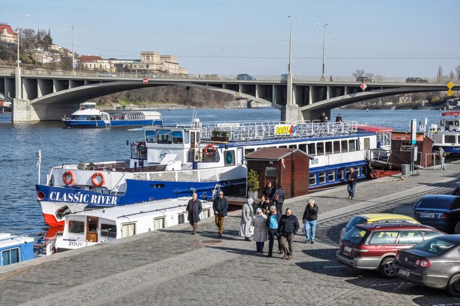 Prague: Panoramic Vltava River Cruise - Audio Guide and Wi-Fi Reality Check, How It Works