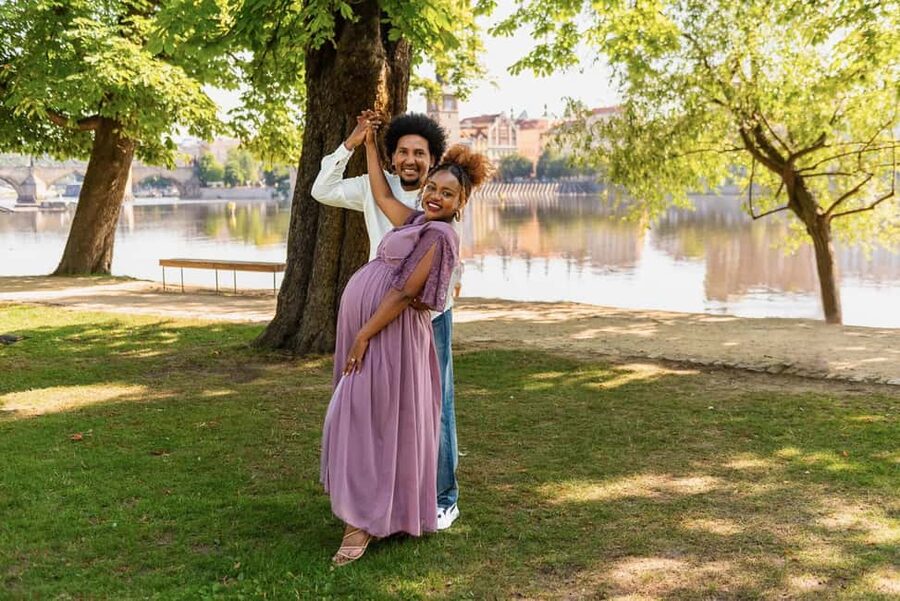 Prague: Photoshoot with a French- and/or English-speaking photographer - Price and value for couples and small groups