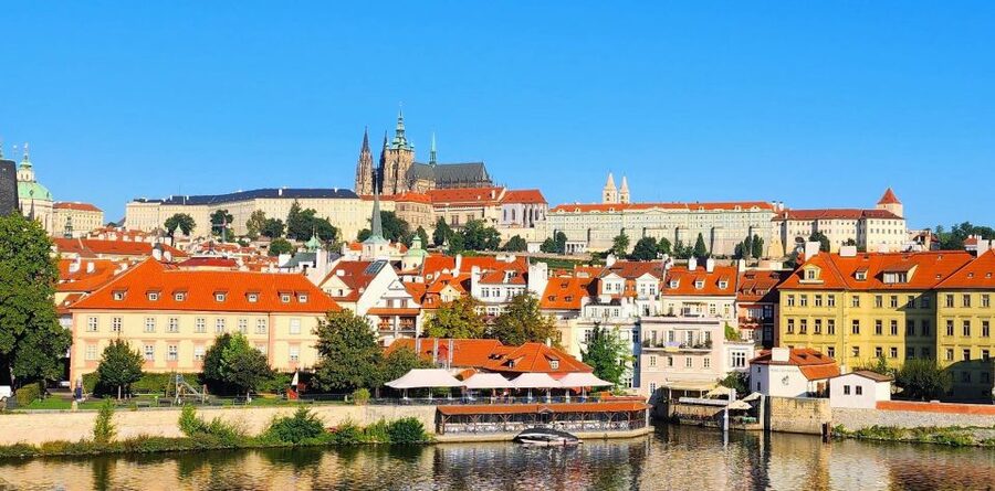 Prague: Prague Castle Private Walking Tour - St. George’s Basilica and Czech Legends in Early Stone