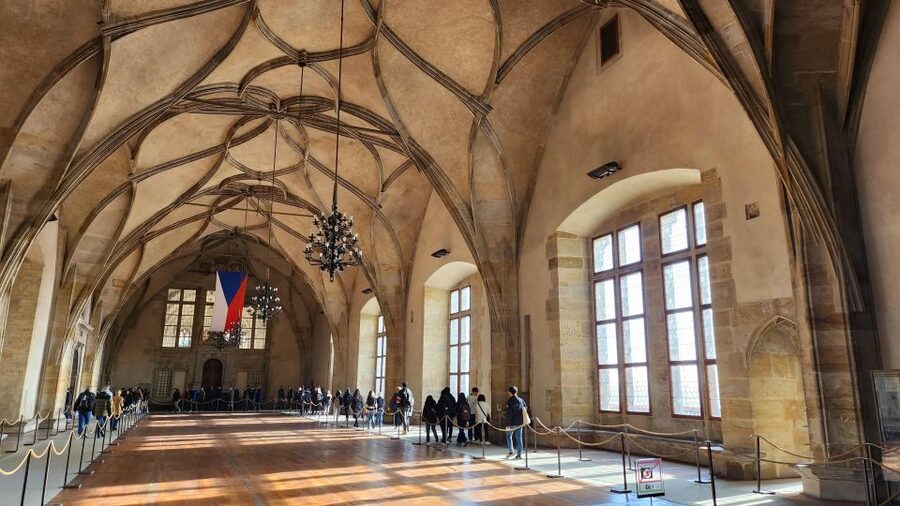Prague: Prague Castle Private Walking Tour - Meeting at Malostranská, Staying Comfortable, and Managing Entry