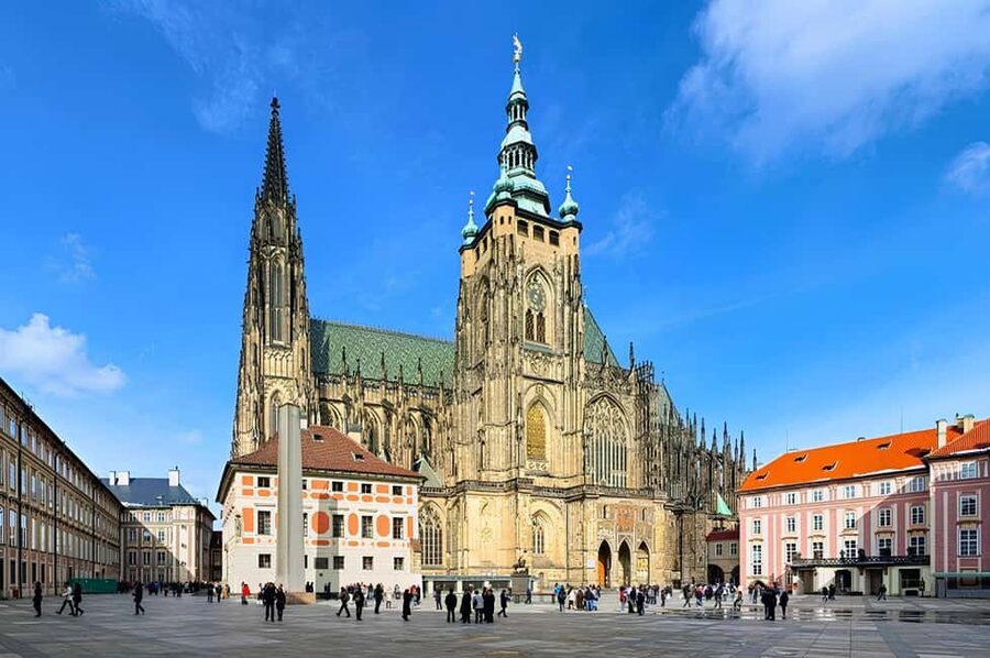 Prague: Prague Castle Skip-the-Line Ticket with Audioguide - Entering Prague Castle: Set Your Own Tempo