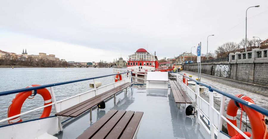 Prague: Private Beer Boat Cruise with Unlimited Beer - Key things I’d plan around