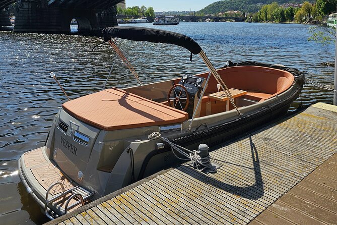 Prague Private Boat Tour - 2 Hours - Your Captain and the Style of Commentary (English, French, Czech)