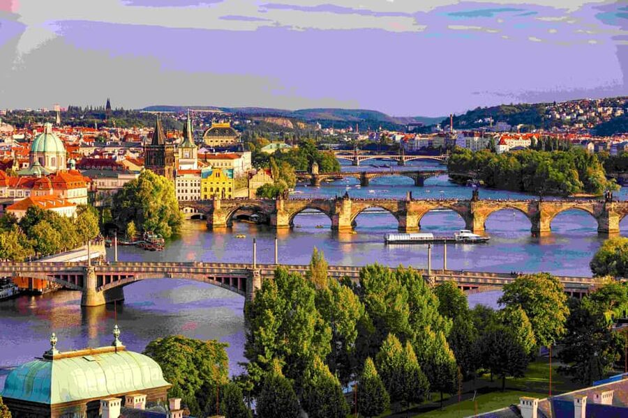 Prague Private Highlights Tour: Castle, Bridge & Old Town - Your route around Old Town, Charles Bridge, and Castle area views